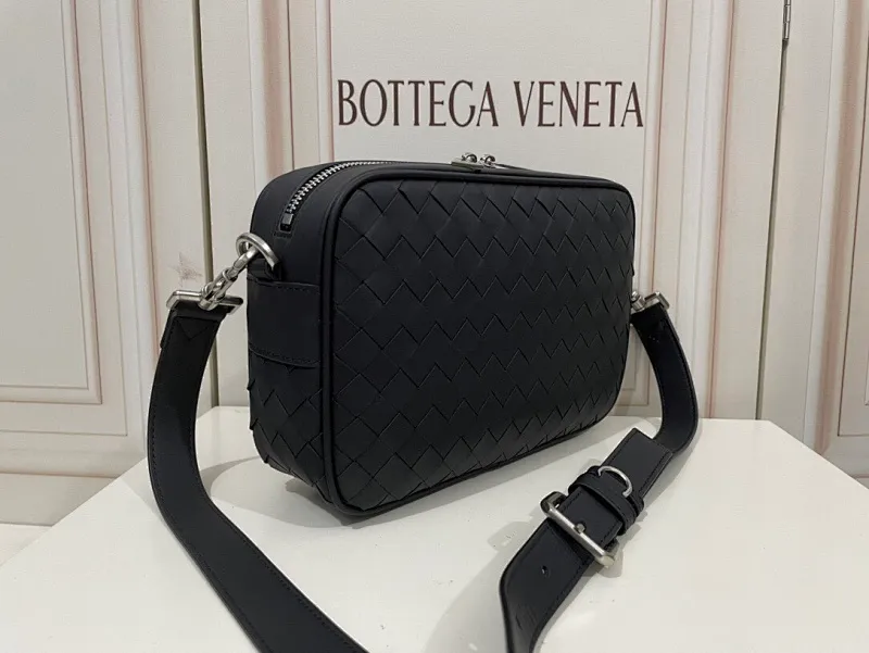 All categories 💚 Top version men’s bags 💚 BV 2024 new BV crossbody bag